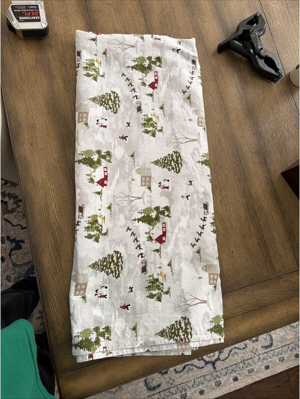 Cynthia Rowley Christmas Village Tablecloth 60x102 Holiday Winter Scene EUC